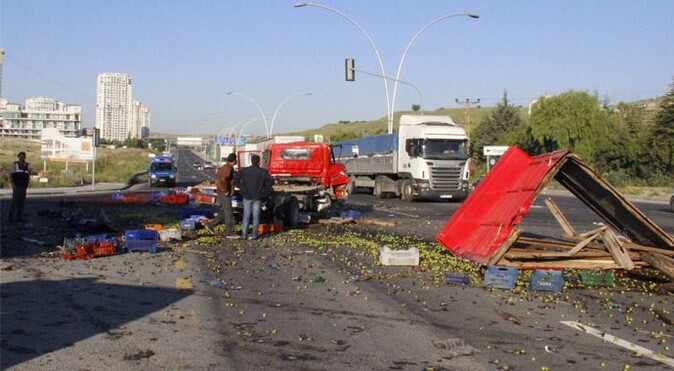 Ankara&#039;da korkunç kaza: 2 ölü çok sayıda yaralı var!