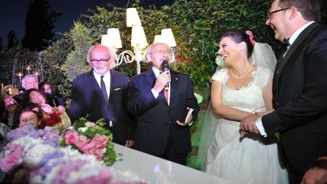 Kılıçdaroğlu, Özge Mumcu&#039;nun nikah şahidi oldu