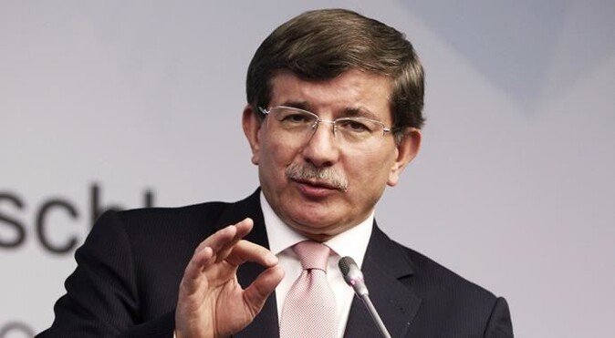 Ahmet Davutoğlu&#039;ndan telefon diplomasisi