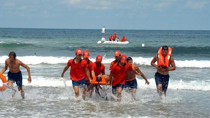 Şile&#039;de denize giren 4 genç boğularak hayatını kaybetti