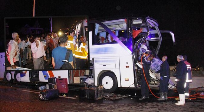Ankara&#039;da feci kaza: 2 ölü 31 yaralı