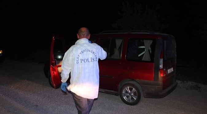 Konya&#039;da valiz dolu arabanın sahibi direksiyonda ölü bulundu