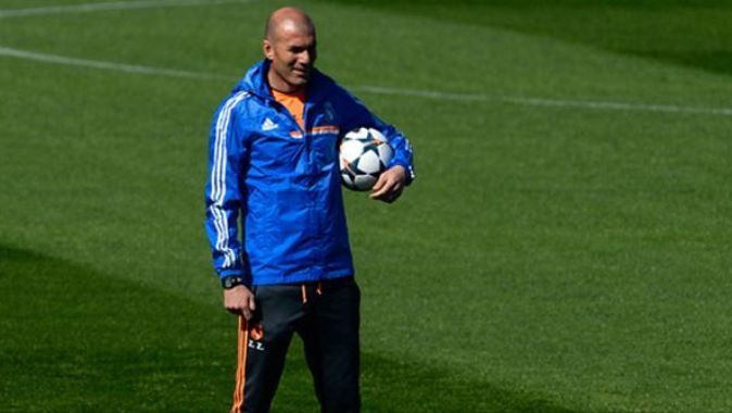 Zidane, nihayet teknik direktörlük koltuğunda!