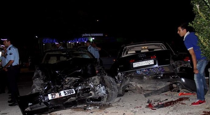Gaziantep&#039;te korkunç kaza aşırı hız ölüm getirdi, 4 de yaralı var