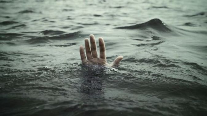 Denize giren 2 genç boğuldu, 1&#039;i kayıp