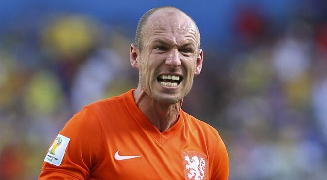 Robben itiraf etti: &#039;Kendimi yere attım, özür diliyorum&#039;