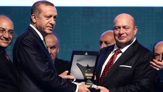 Başbakan Erdoğan&#039;dan Koç ailesine 4 ödül
