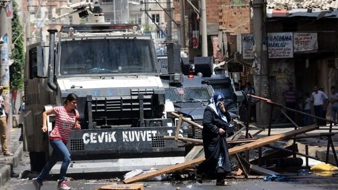 PKK&#039;lılar komando timine saldırdı: 1 yaralı