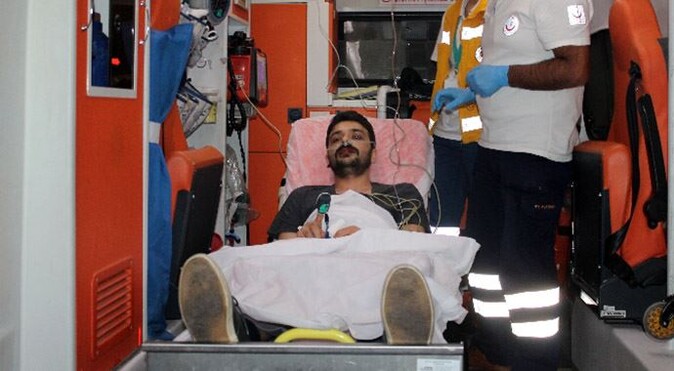 Gazze&#039;deki Kızılay görevlisi ambulans uçakla Türkiye&#039;ye getirildi