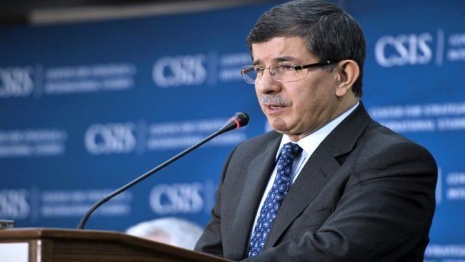 Davutoğlu&#039;ndan 9 Azeri askere taziye mesajı