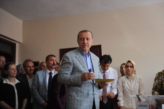 Erdoğan, oy kullandığı sandıktan birinci çıktı
