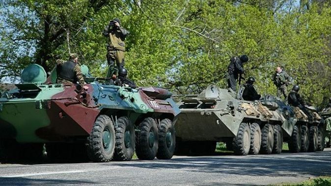 Rusya&#039;ya ait tank ve askeri araçların, Donetsk&#039;te