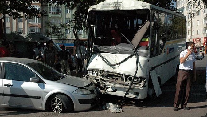Kayseri&#039;de feci kaza: 1 ölü, 7 yaralı
