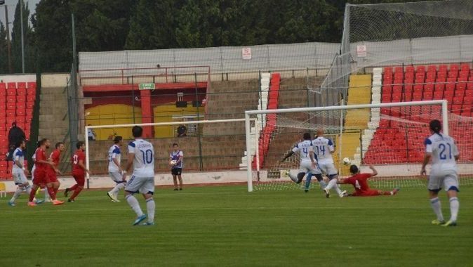 Balıkesirspor Yunanistan&#039;ın Süper Lig takımını yendi