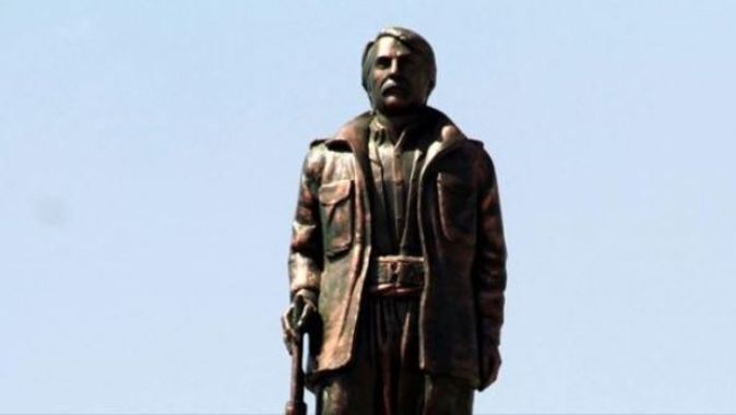 PKK&#039;lı heykeli için yıkım kararı alındı
