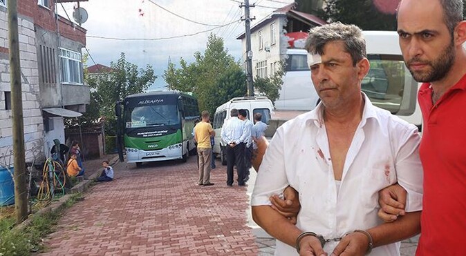 Halk otobüsü şoförü tartıştığı kişiye kurşun yağdırdı