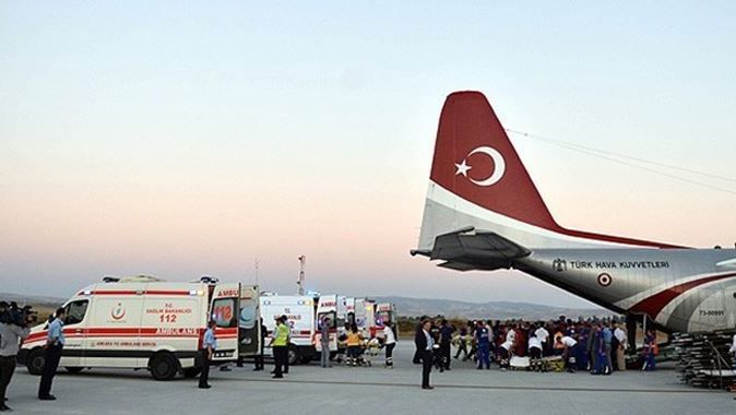 Yaralı Filistinliler uçakla Türkiye&#039;ye getiriliyor