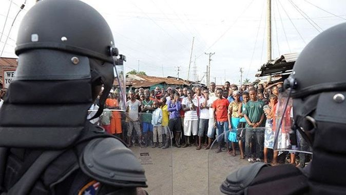 50 bin kişiye Ebola karantinası