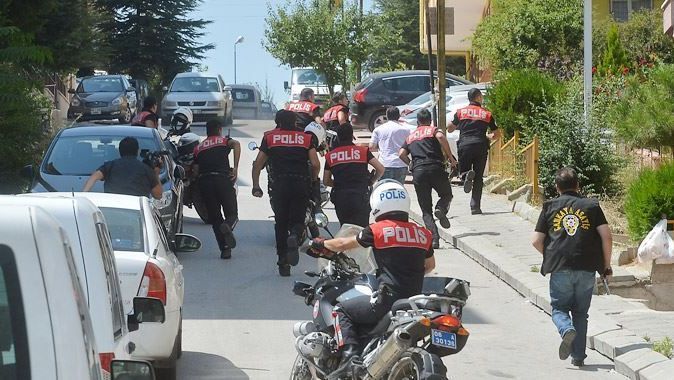 Ankara&#039;da silahlı çatışma: 1 ölü, 4 yaralı - İZLE