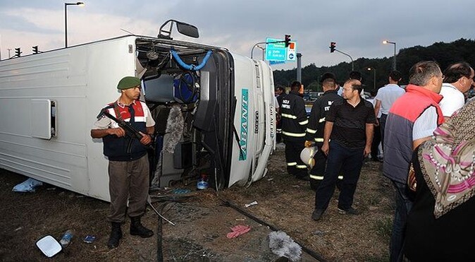 Bolu&#039;da trafik kazası: 29 yaralı