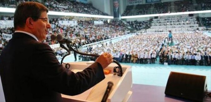 Davutoğlu&#039;nun salonu güldüren sıcak esprisi
