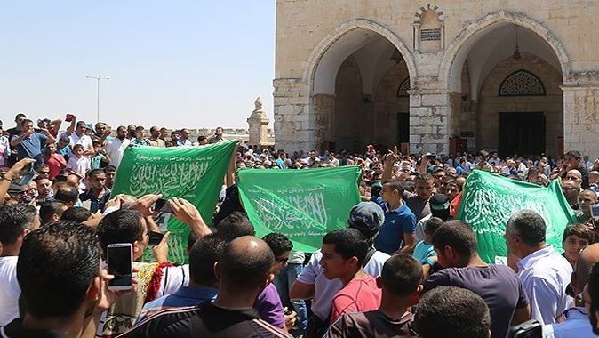 Mescid-i Aksa&#039;da Hamas&#039;a destek eylemi