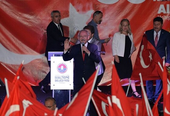 Kılıçdaroğlu İstanbul&#039;da kutlamalara katıldı