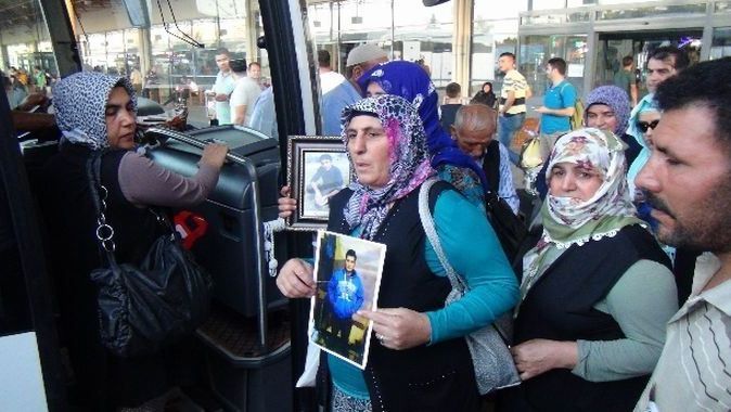 Eylem yapan anneler Ankara&#039;ya hareket etti