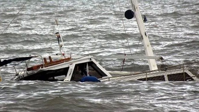 Endonezya&#039;da tekne faciası: 14 ölü, 12 kayıp