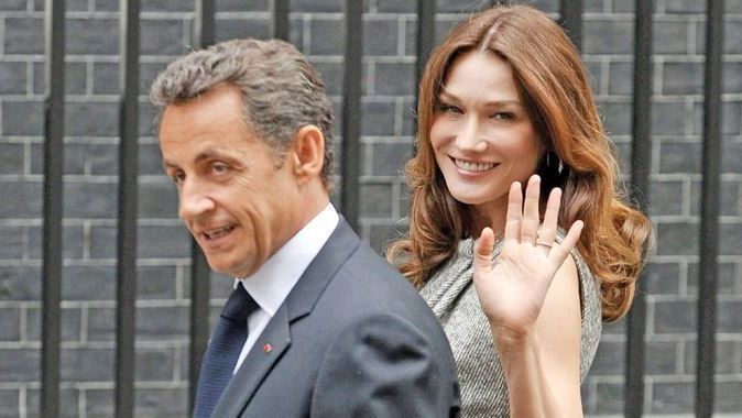 Carla Bruni&#039;den eşi Sarkozy&#039;e veto