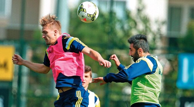 Fenerbahçe&#039;de Caner ve Topal sevinci