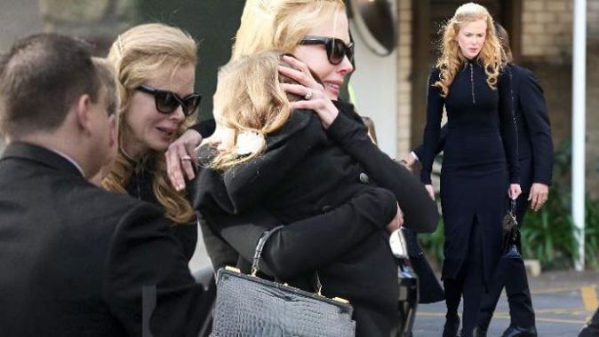 Nicole Kidman, babasını gözyaşlarıyla uğurladı