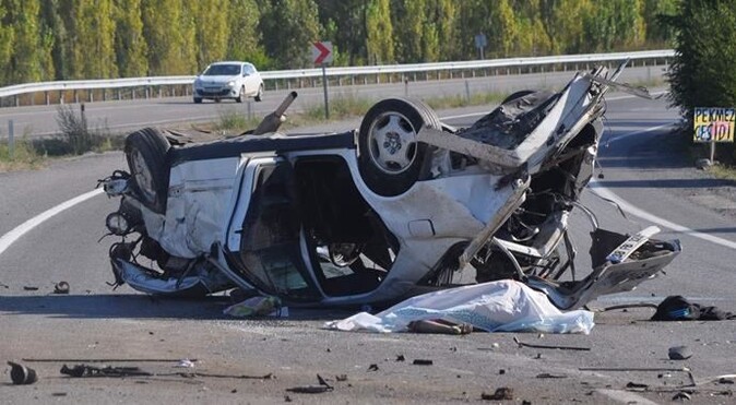 Bir acı haber&#039;de Konya&#039;dan otomobil takla attı, 2 ölü var