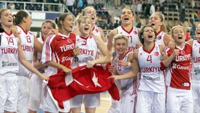 Türkiye Kadın Millî Basketbol Takımı sahneye çıkıyor!