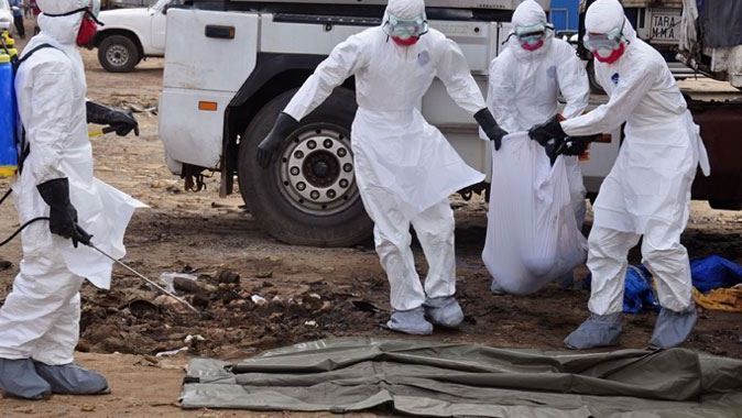 Eboladan 2 bine yakın kişi öldü
