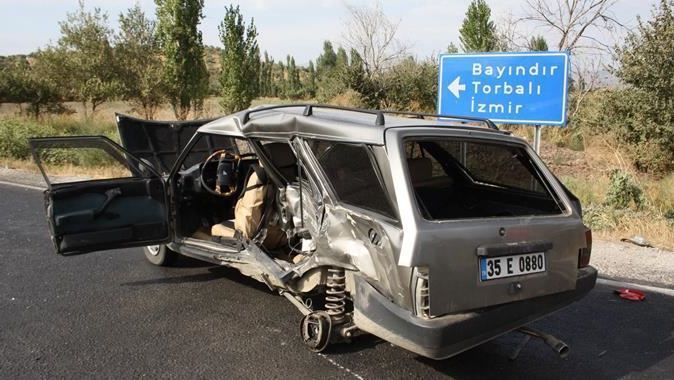 İzmir Tire&#039;de korkunç kaza, ölü ve yaralılar var