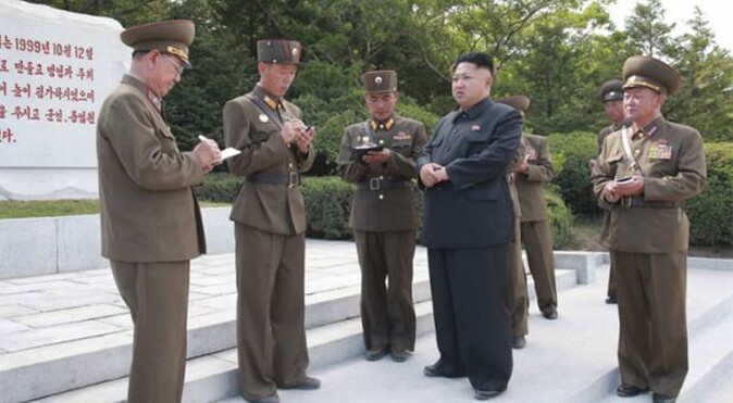 Kim Jong-Un yanında neden bu kadar adam taşıyor?