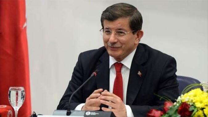 Başbakan Davutoğlu Çipras&#039;ı kutladı