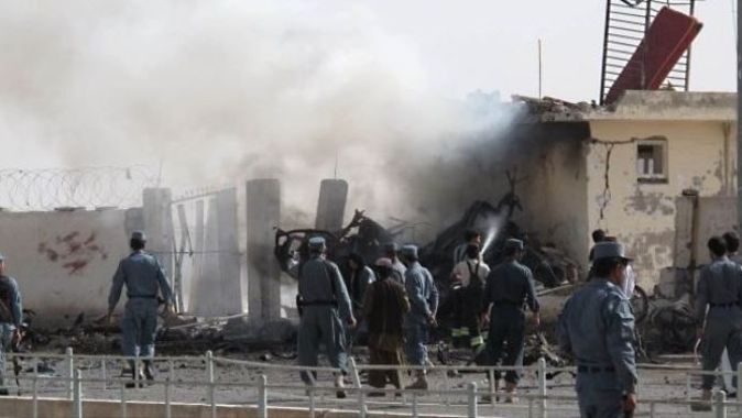 Afganistan&#039;da cenaze töreninde intihar saldırısı: 5 ölü!