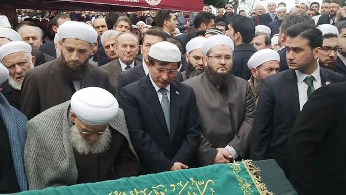 Davutoğlu Mahmut Efendi&#039;nin kardeşinin cenazesinde