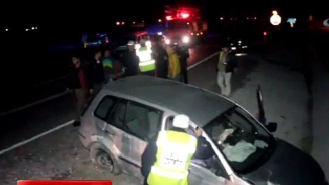 Otomobil istinat duvarına çarptı: 2 yaralı 