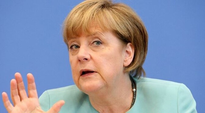 Merkel resti çekti!