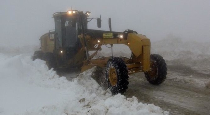 Kar yolları kapattı, 40 madenci mahsur