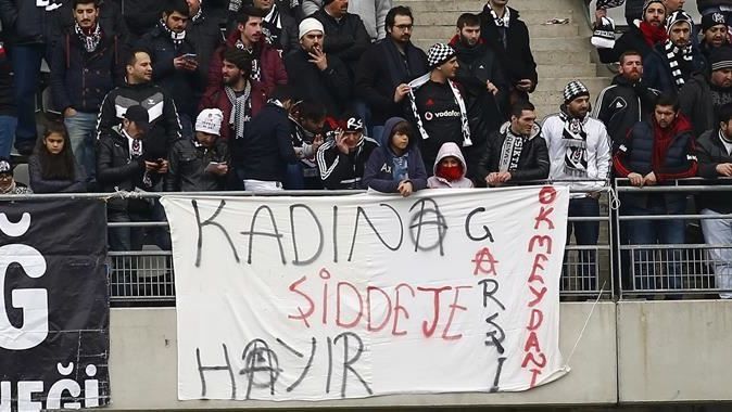 Beşiktaş taraftarlarından anlamlı pankart!