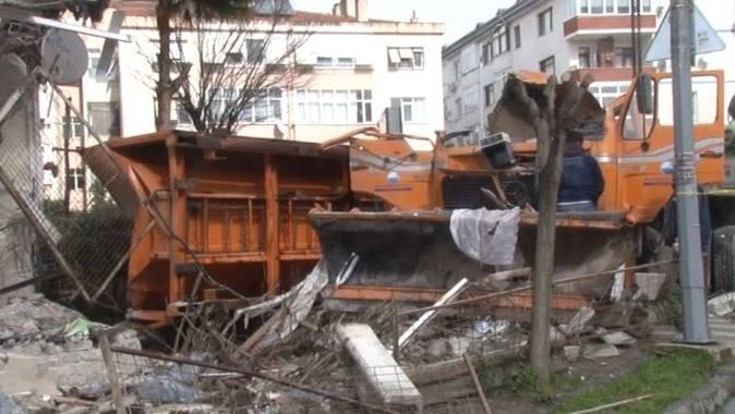 İstanbul&#039;da feci kaza: 1 ölü, 1 yaralı