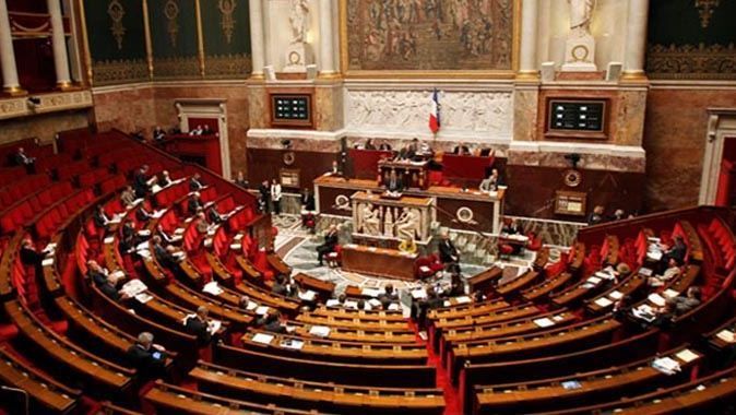 Fransa meclisinde tartışmalı torba yasası