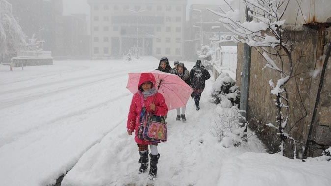 İstanbul&#039;da yarın okullar tatil mi? (19 Şubat kar tatili)