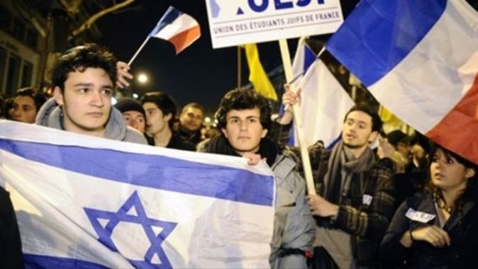 Fransa Yahudileri İsrail&#039;e göç etmeyecek