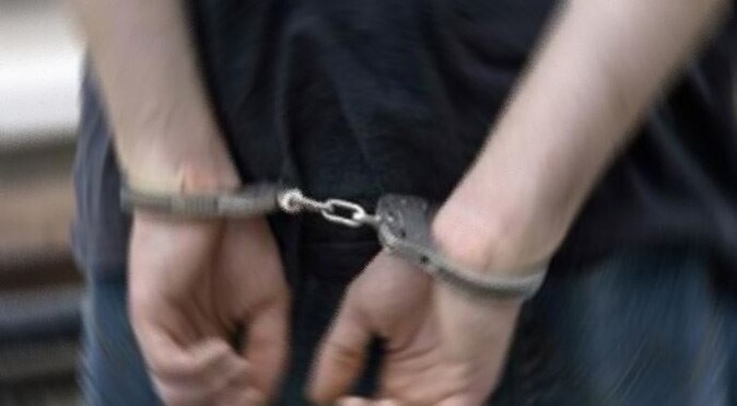 AK Parti binasına molotof atan zanlı tutuklandı