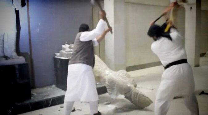 Terör örgütü IŞİD Musul&#039;daki tarihi eserleri yerle bir etti